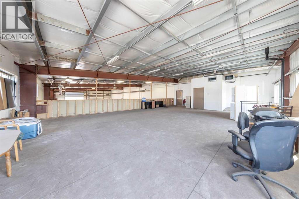 7156 56 Street Property Photo 17