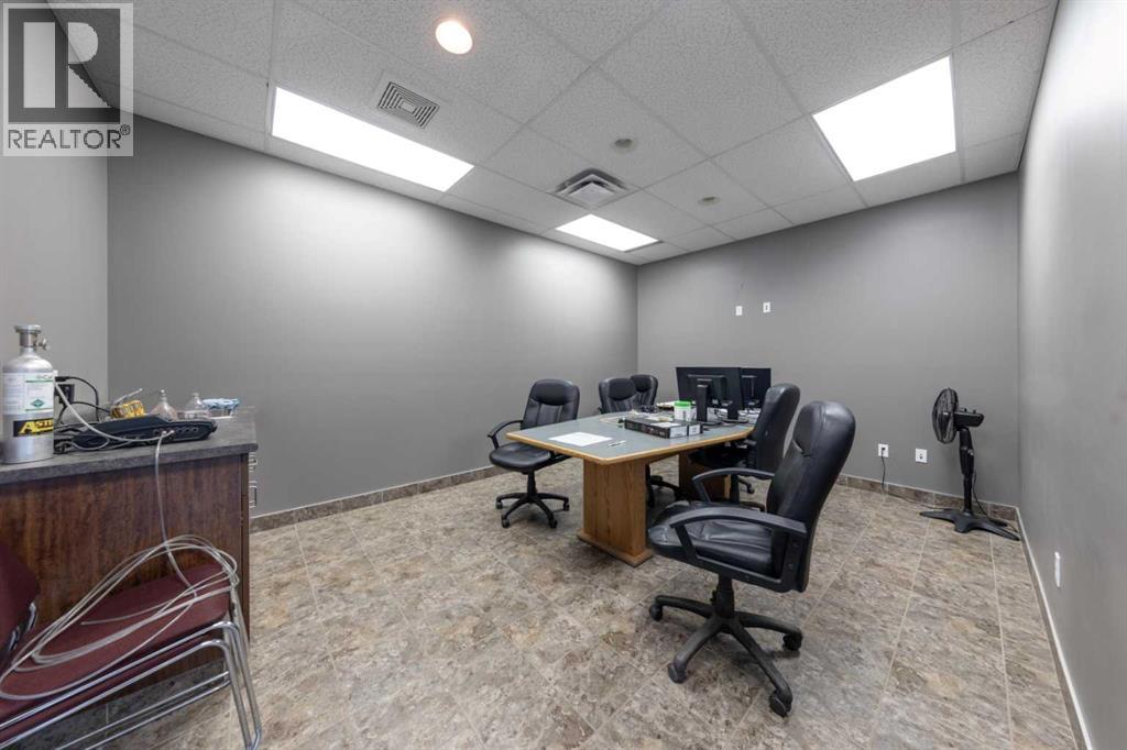 7156 56 Street Property Photo 20