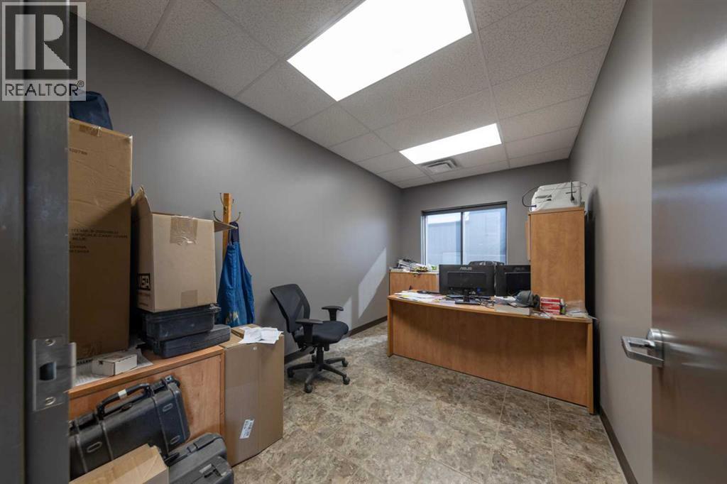 7156 56 Street Property Photo 28