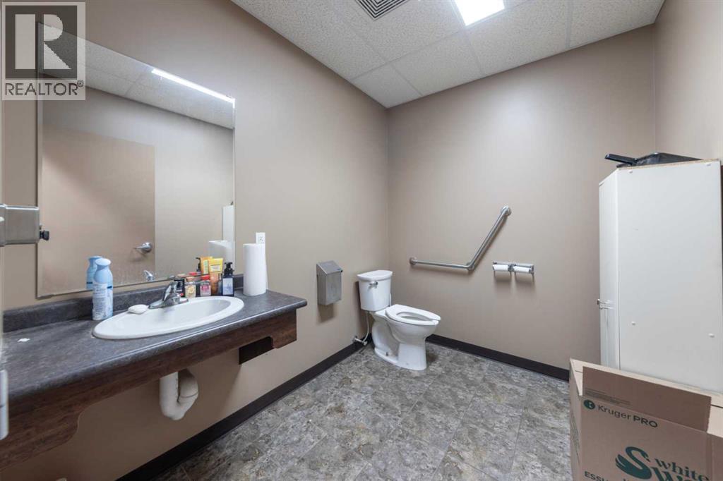 7156 56 Street Property Photo 31