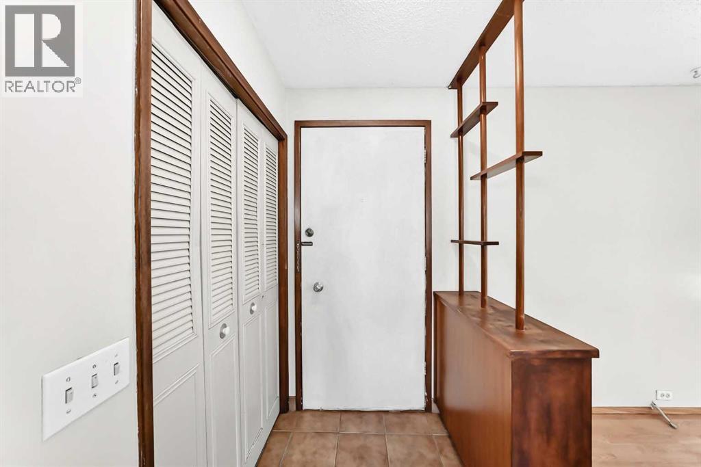 6839 Huntridge Hill Ne Property Photo 3