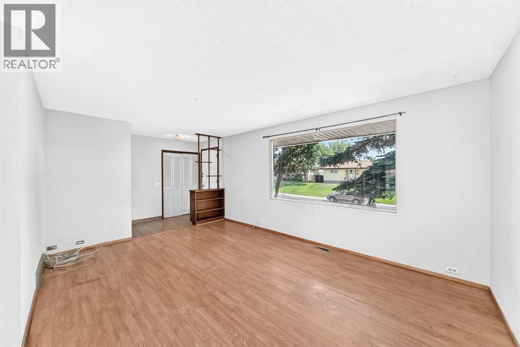 6839 Huntridge Hill Ne Property Photo 8