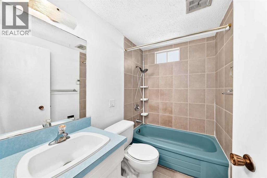 6839 Huntridge Hill Ne Property Photo 18