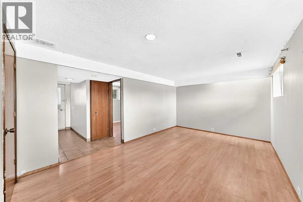 6839 Huntridge Hill Ne Property Photo 21