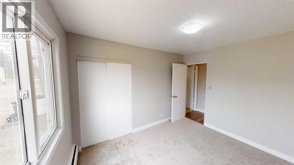 10802 99 Street Property Photo 8