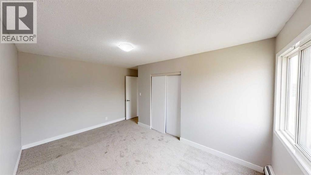 10802 99 Street Property Photo 9