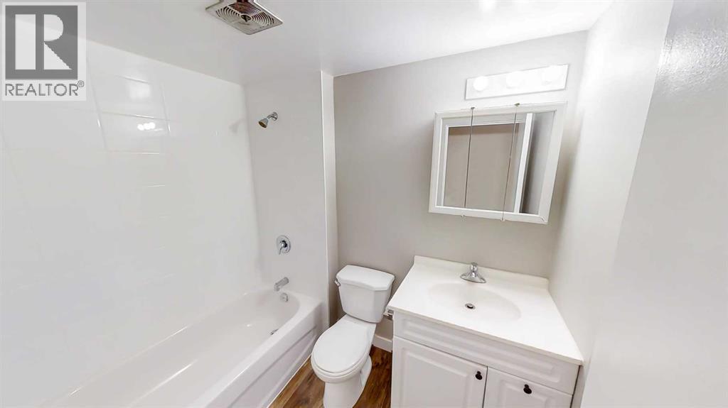 10802 99 Street Property Photo 10