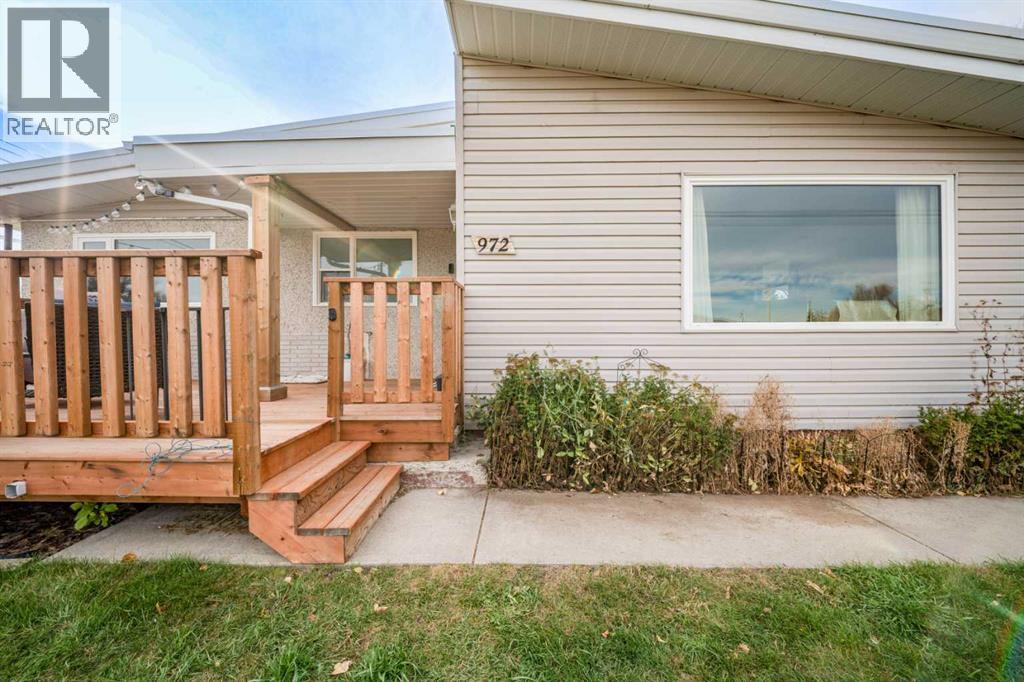 972 Poplar Avenue Property Photo 1