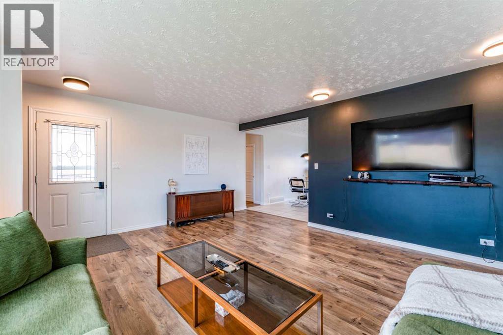 972 Poplar Avenue Property Photo 3