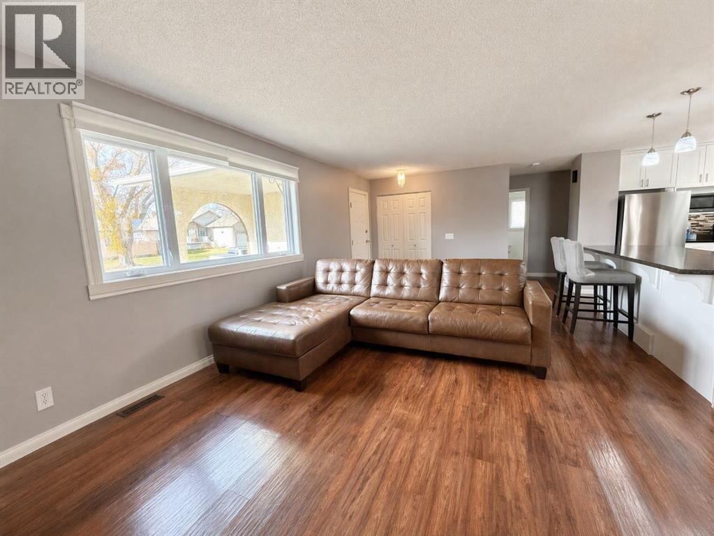 5009 45th Street Property Photo 9