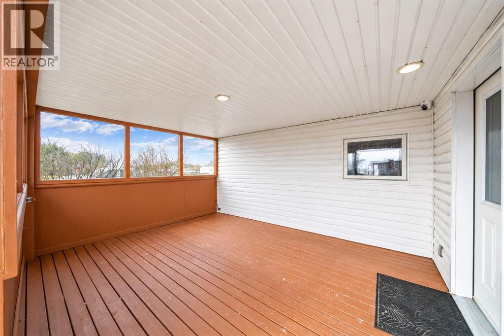 204 6 Street Property Photo 10