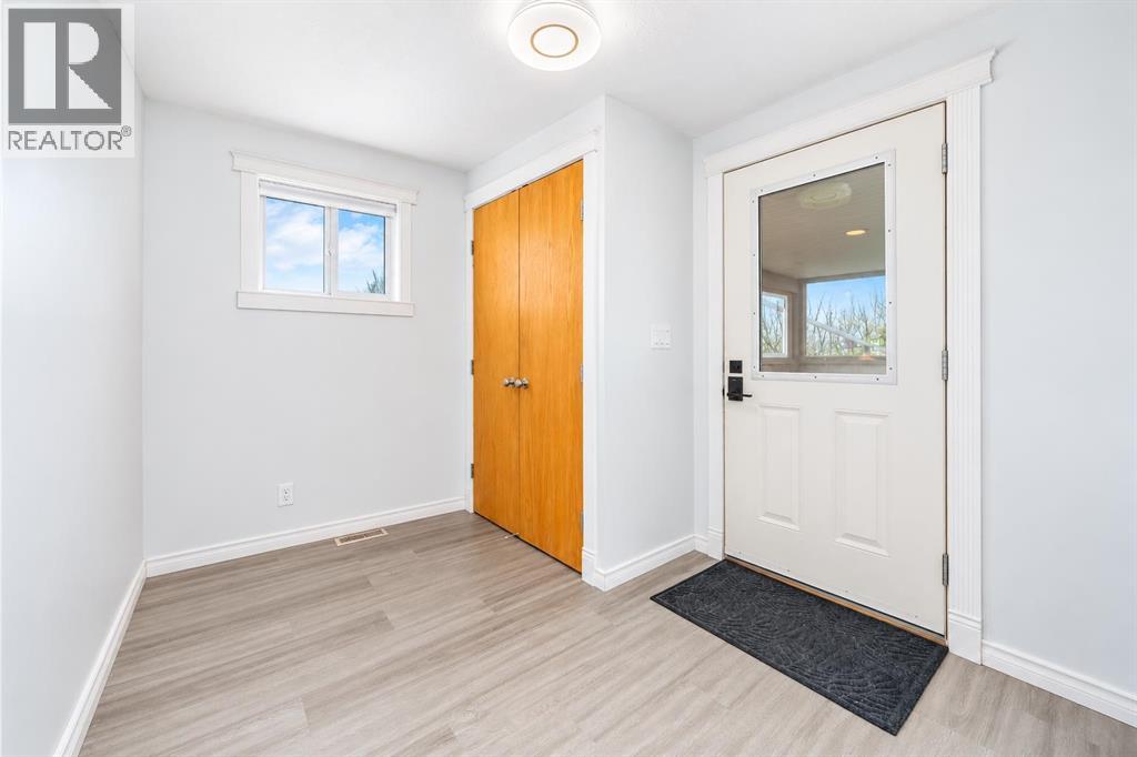 204 6 Street Property Photo 13