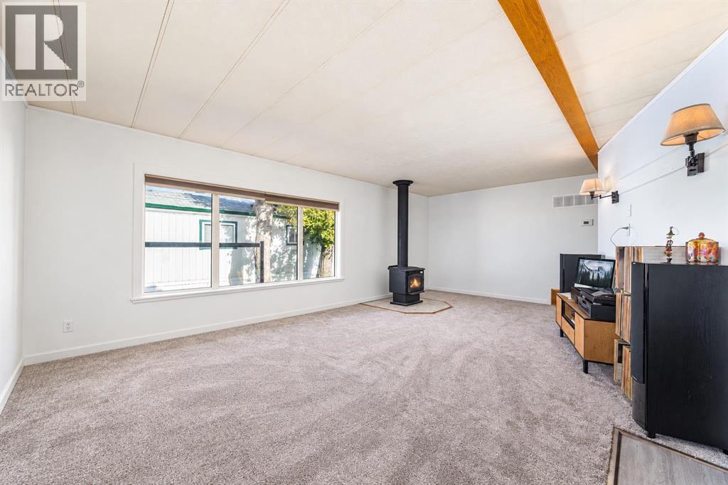 204 6 Street Property Photo 18
