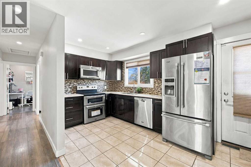 2035 47 Street Se Property Photo 11