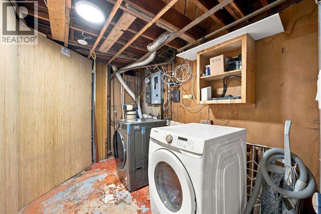 2035 47 Street Se Property Photo 16