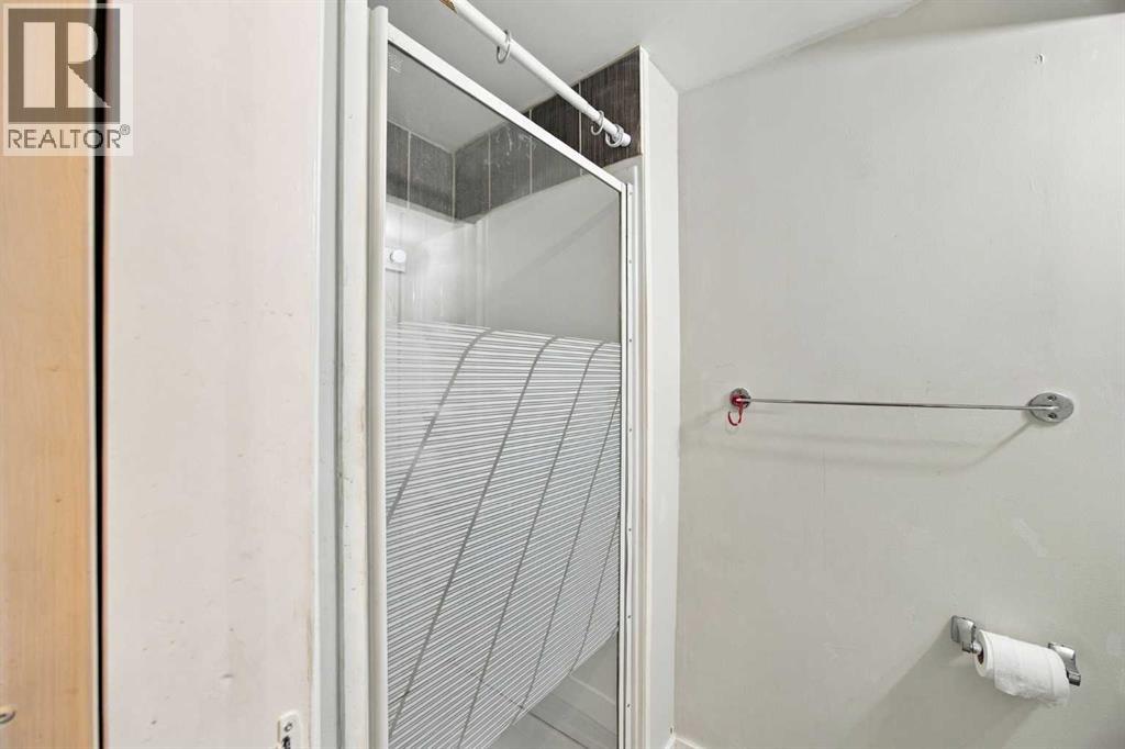 2035 47 Street Se Property Photo 25