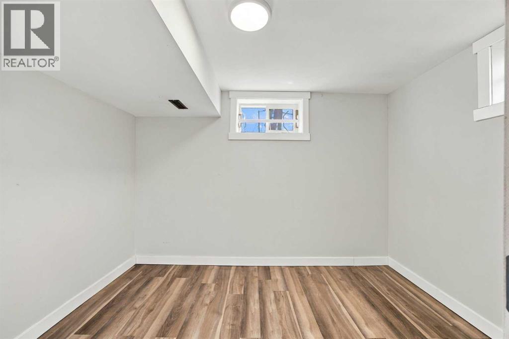 2035 47 Street Se Property Photo 26
