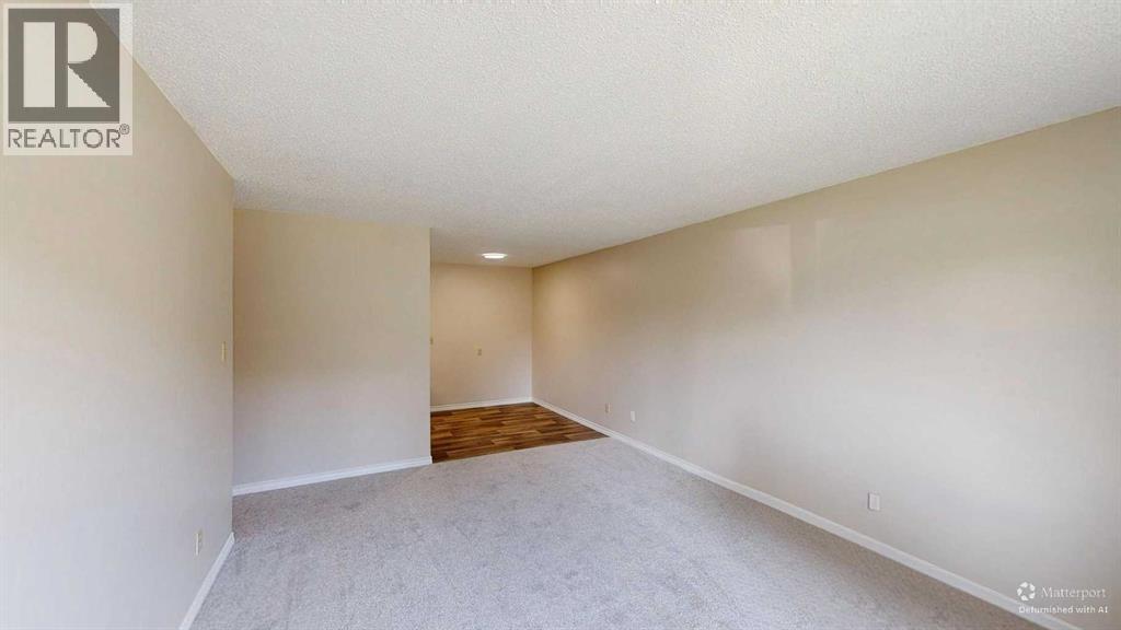 405 Columbia Boulevard West Property Photo 2
