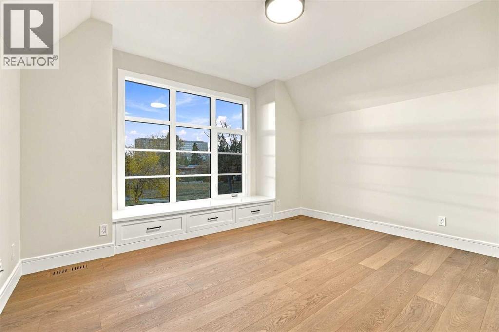 2920 Toronto Crescent Nw Property Photo 28