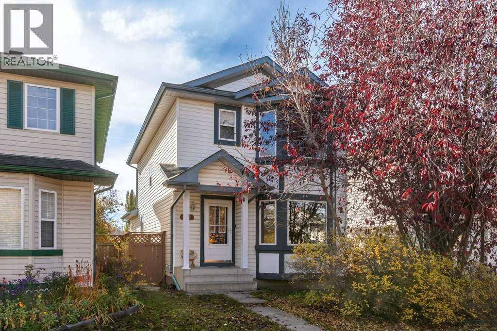 127 Erin Meadow Crescent Se Property Photo 1