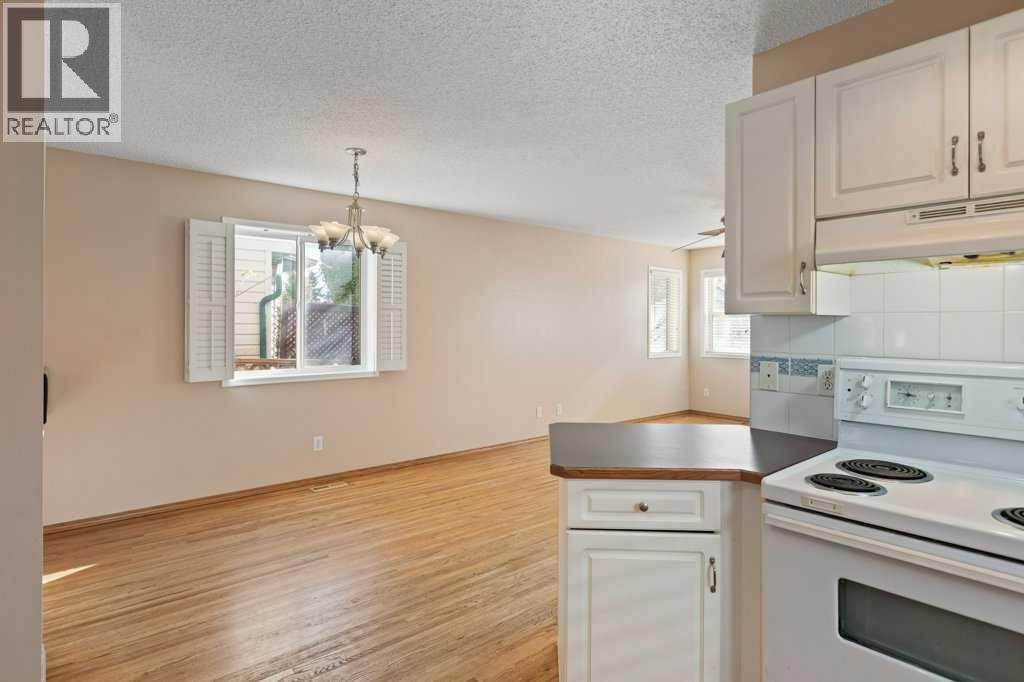 127 Erin Meadow Crescent Se Property Photo 10