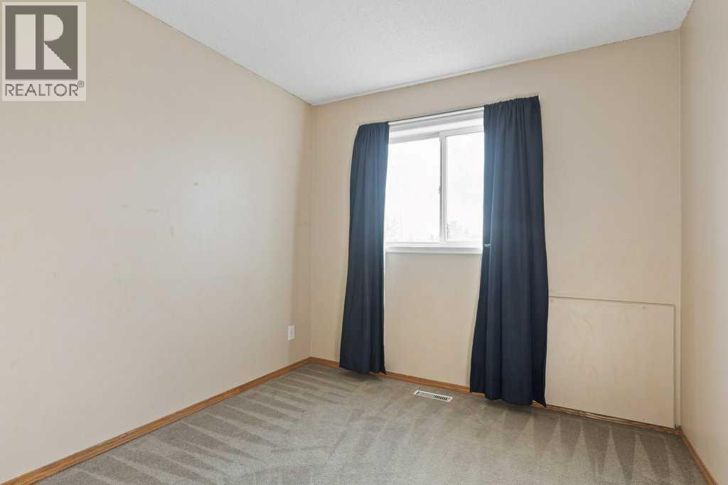 127 Erin Meadow Crescent Se Property Photo 22