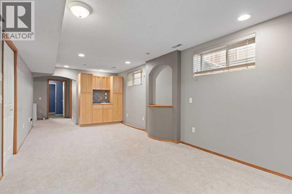127 Erin Meadow Crescent Se Property Photo 26