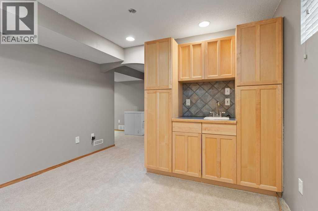 127 Erin Meadow Crescent Se Property Photo 28