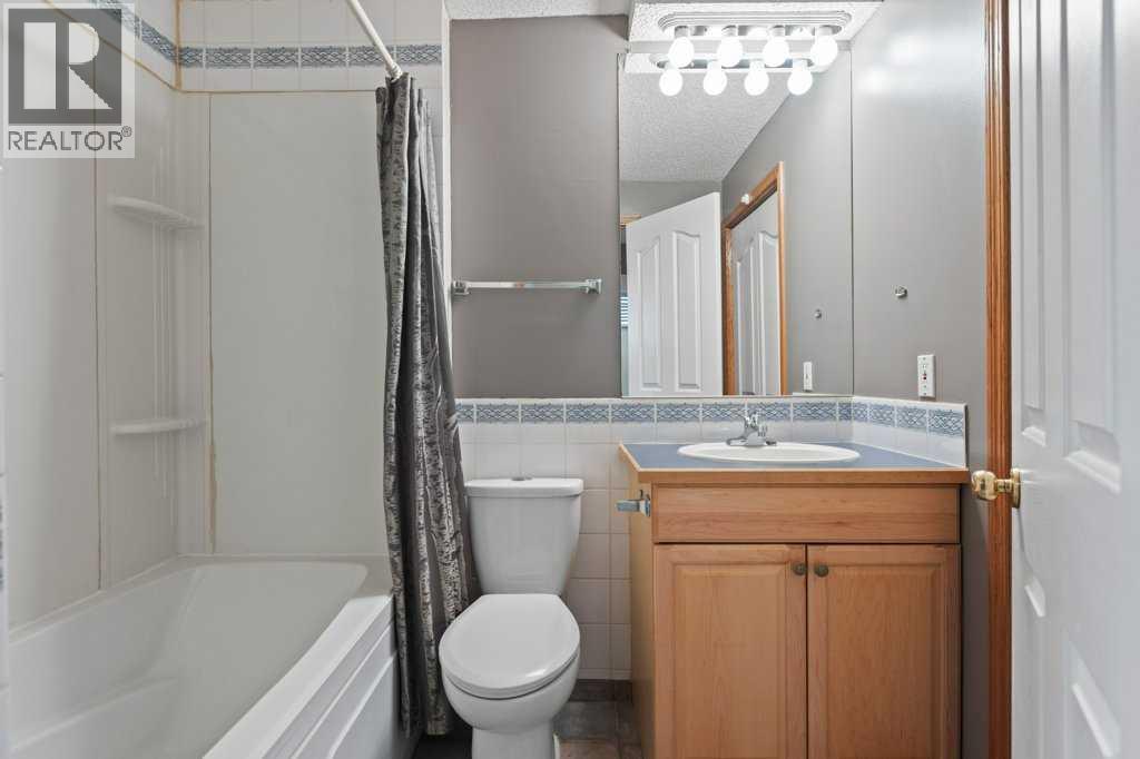 127 Erin Meadow Crescent Se Property Photo 30