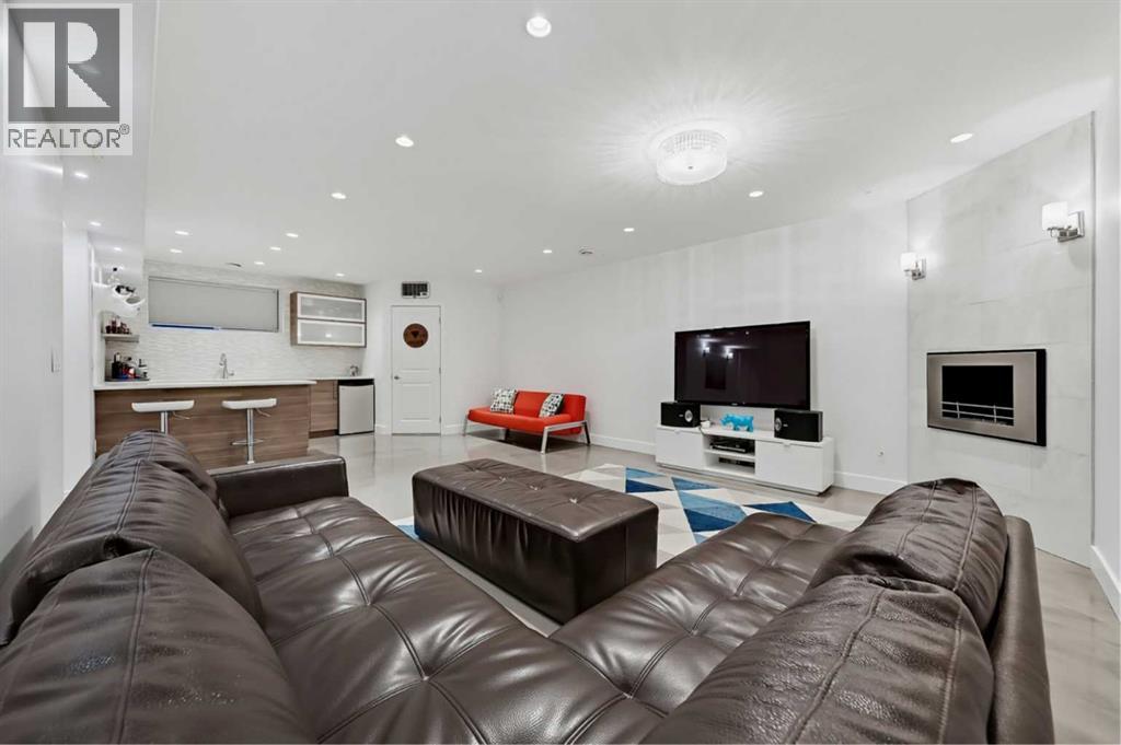 2030 25 Street Sw Property Photo 32