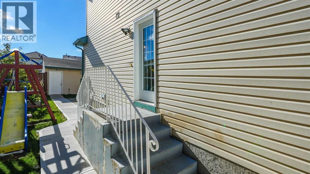 291 Taravista Street Ne Property Photo 3