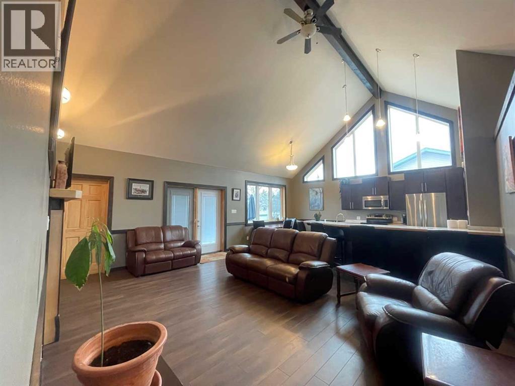 810 7 Ave Property Photo 10