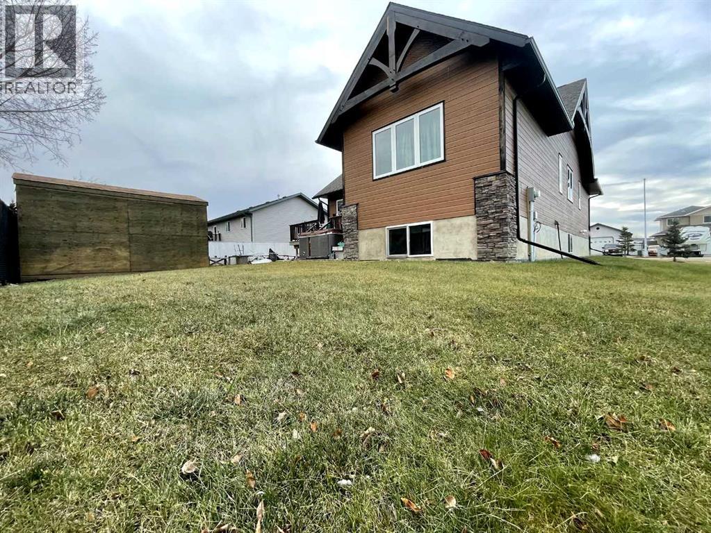 810 7 Ave Property Photo 33