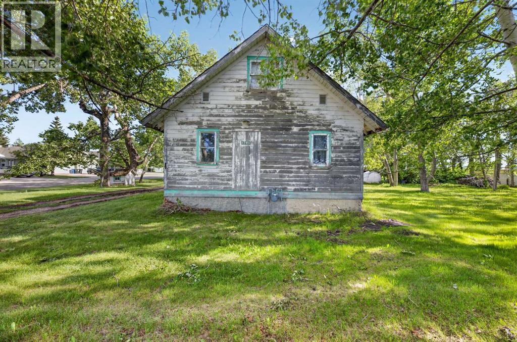 1701 18 Avenue Property Photo 3
