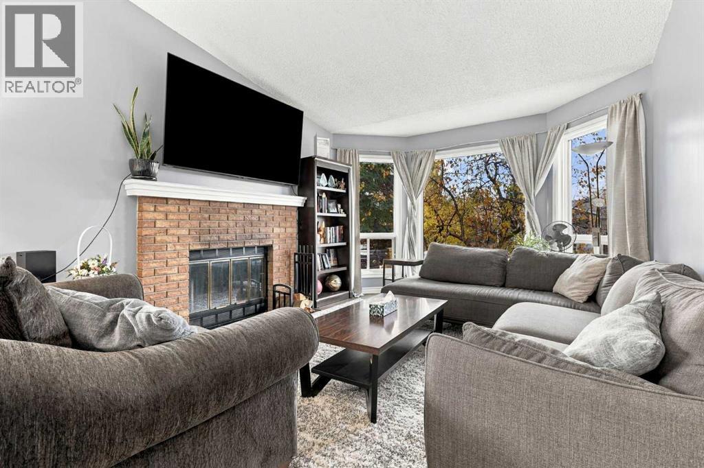 16 Mckenna Place Se Property Photo 3