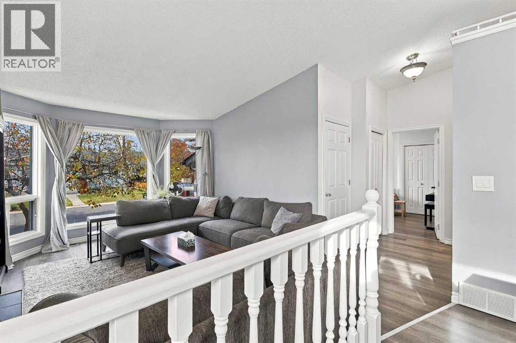 16 Mckenna Place Se Property Photo 4