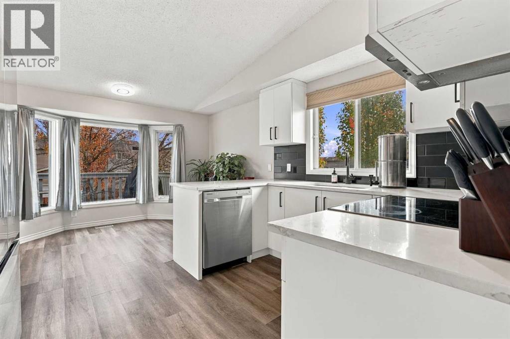 16 Mckenna Place Se Property Photo 10