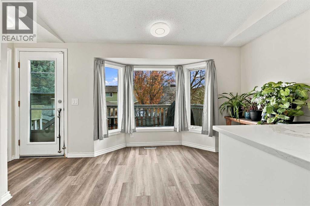 16 Mckenna Place Se Property Photo 12