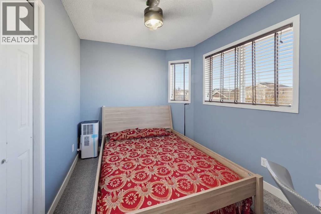 32 Los Alamos Crescent Ne Property Photo 13