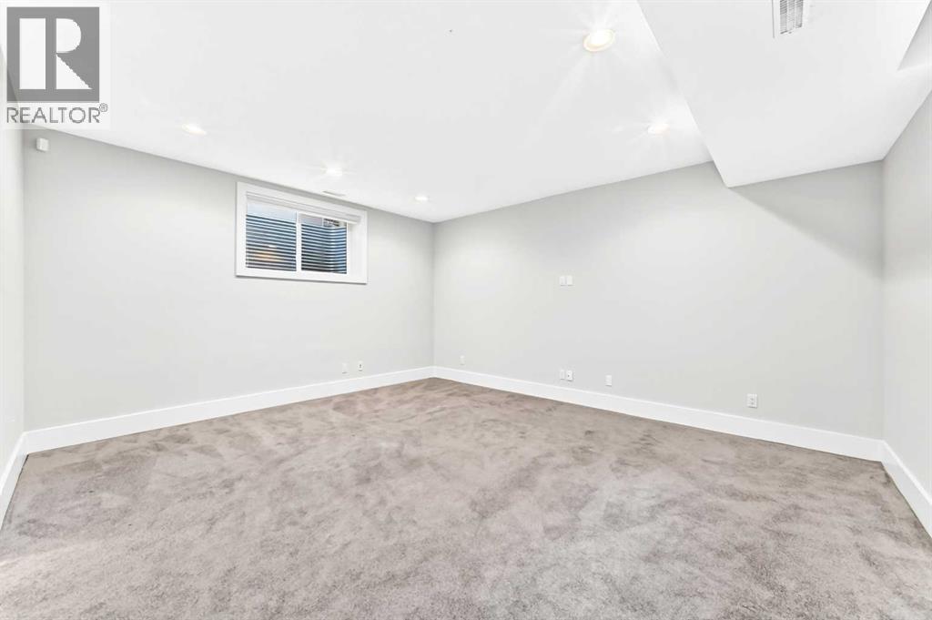 2233 26 Street Sw Property Photo 33
