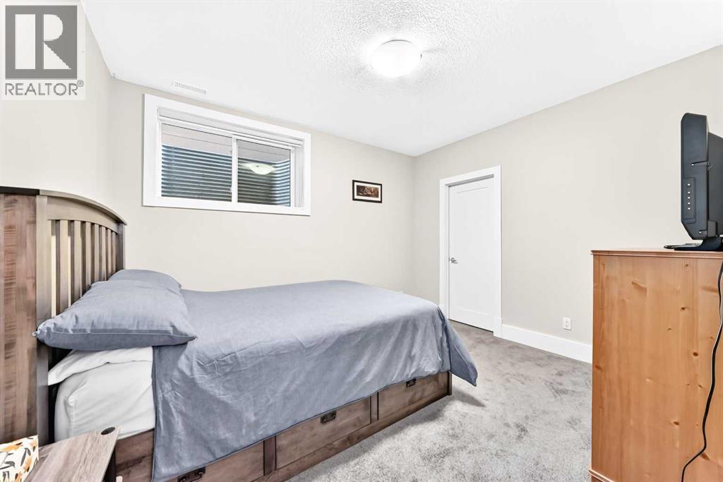 2233 26 Street Sw Property Photo 36