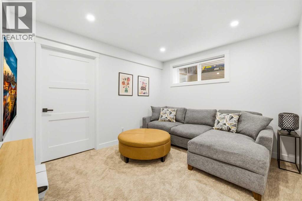 383 Springborough Way Sw Property Photo 34