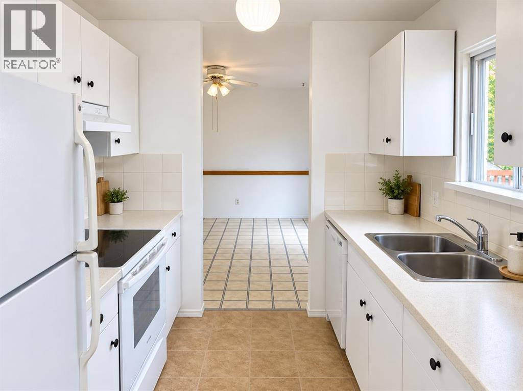 517 55 Avenue W Property Photo 7