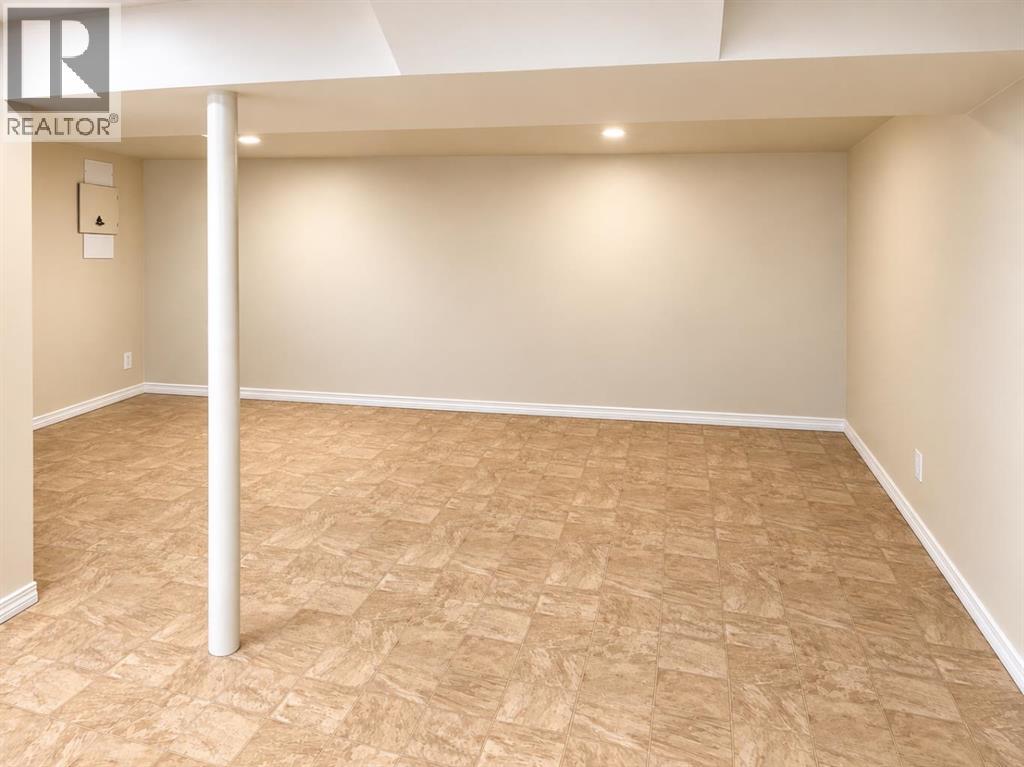 517 55 Avenue W Property Photo 13