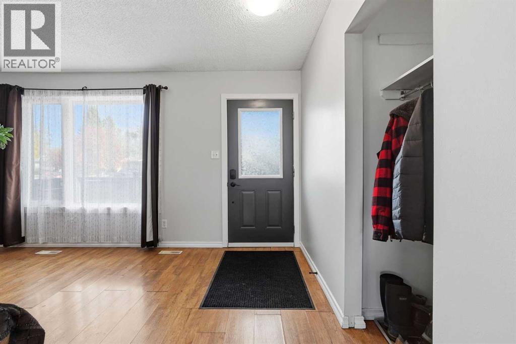 5020 58 Street Close Property Photo 3