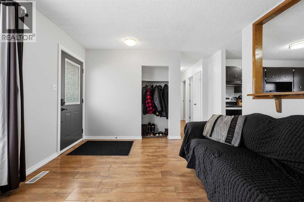 5020 58 Street Close Property Photo 4