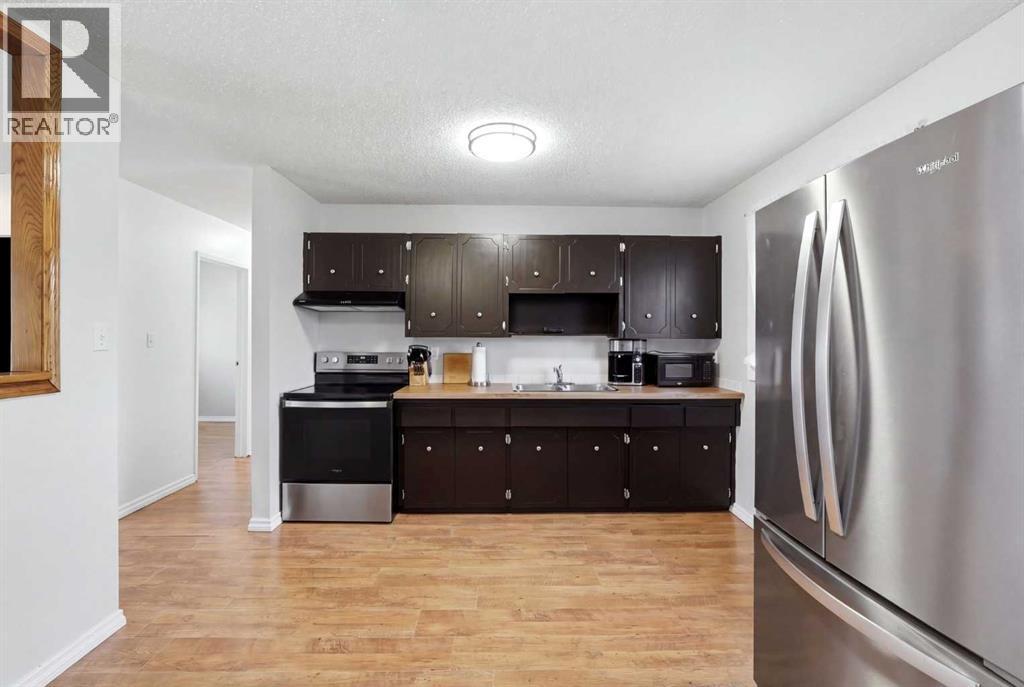 5020 58 Street Close Property Photo 6