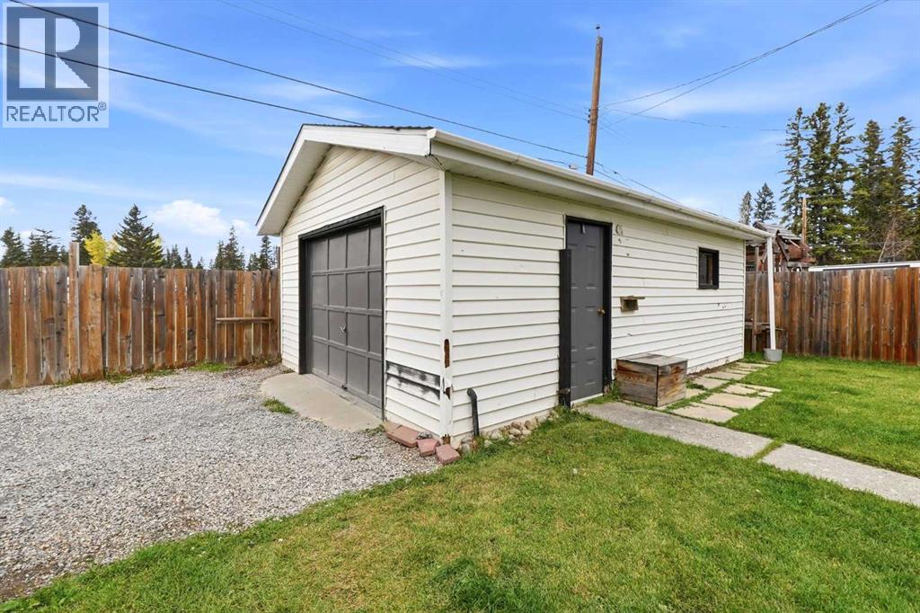 5020 58 Street Close Property Photo 28