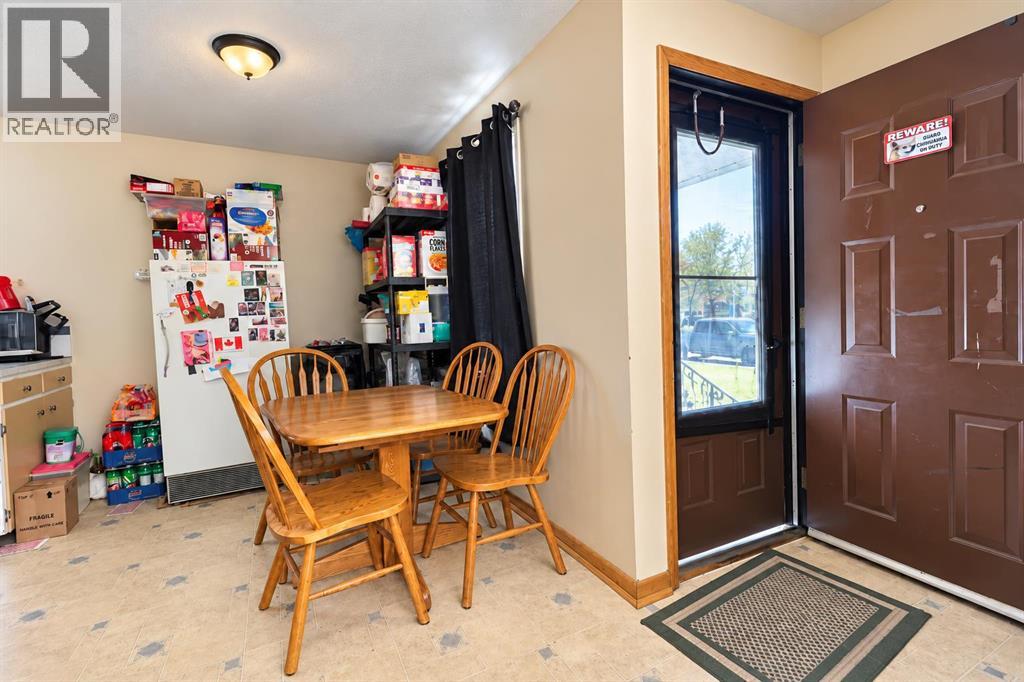 1709 15 Avenue S Property Photo 4