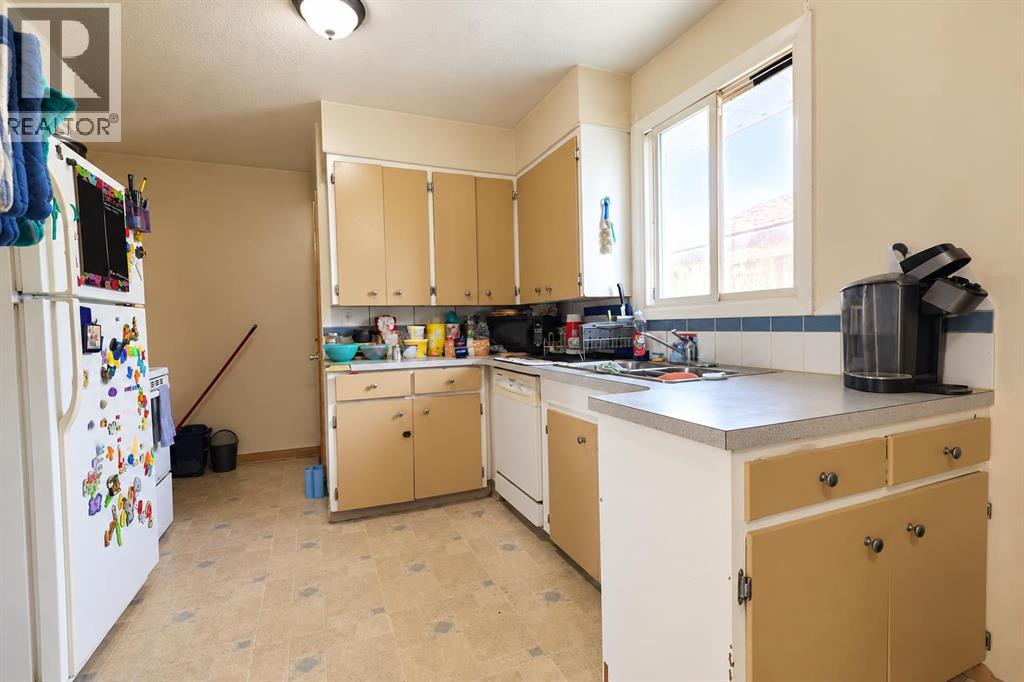 1709 15 Avenue S Property Photo 6